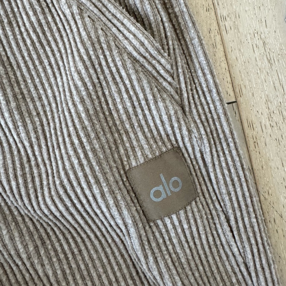 ALO Muse Sweatpants ribbed knit super soft L gravel - Picture 6 of 8